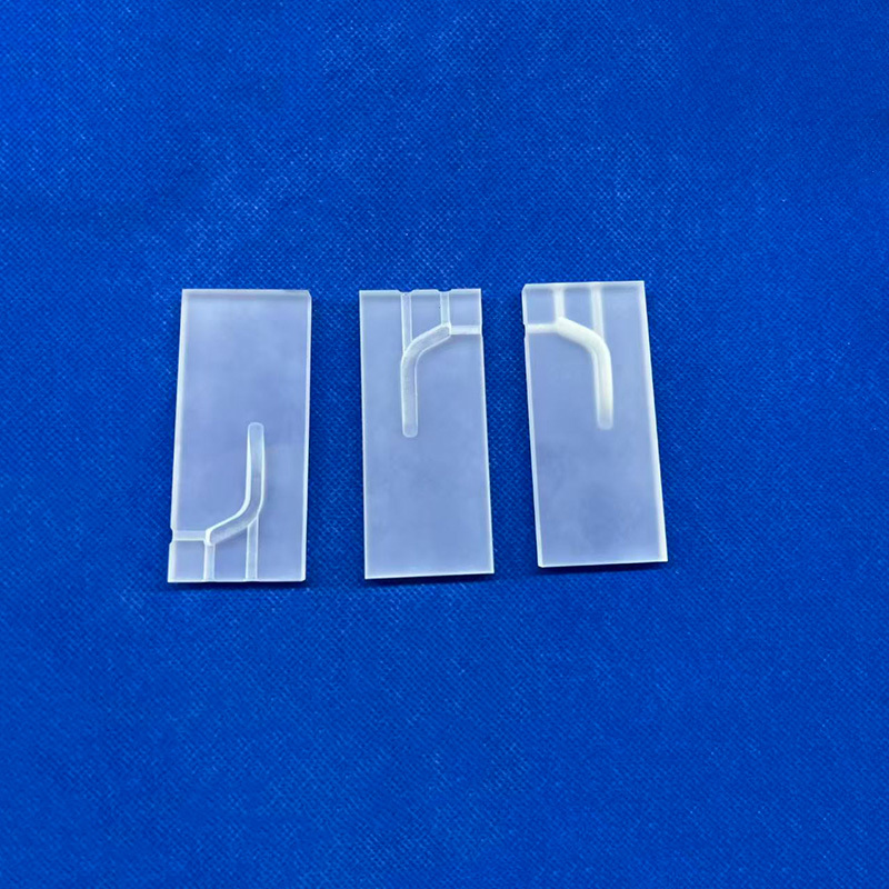 最新の会社の事例について Corrosion Resistance Sandblasted Quartz Sheet for High Temperature Insulation-Mia