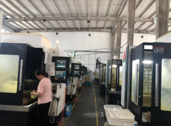 Lianyungang Shengfan Quartz Product Co., Ltd 工場生産ライン
