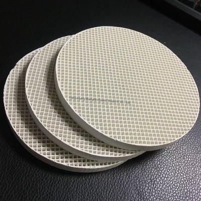 穴密度 99% Al2O3 アルミナ 陶器 オーダーメイド 磨き