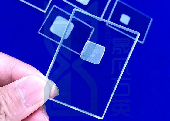 高い純度の水晶ガラス スロットが付いている曇らされた透明な円形の正方形スロットの機械化に細長い穴をつけなさい